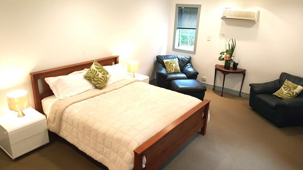 Deluxe King Room with Garden View