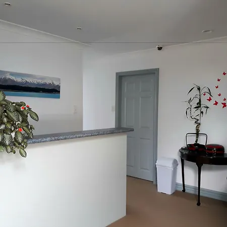 Lush & Co Auckland Bed & Breakfast-2
